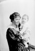 Gudrun Selmer Sørlie, født Bergersen 1891-1948 
Rolf Sørlie 1916-1991